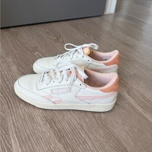 Womens Reebok sneakers